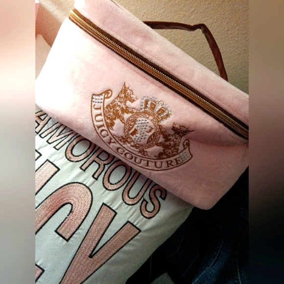 Juicy couture make up bag 🛍️💗 - Picture 2 of 2